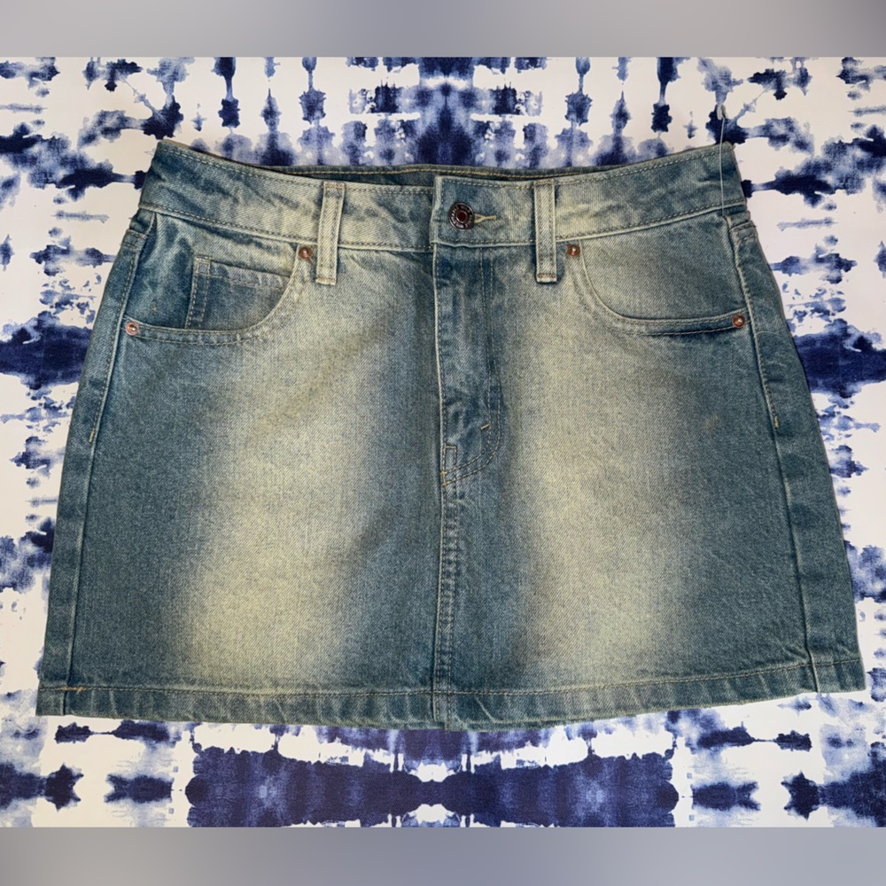 Wild fable NY2K washed denim skirt size 0